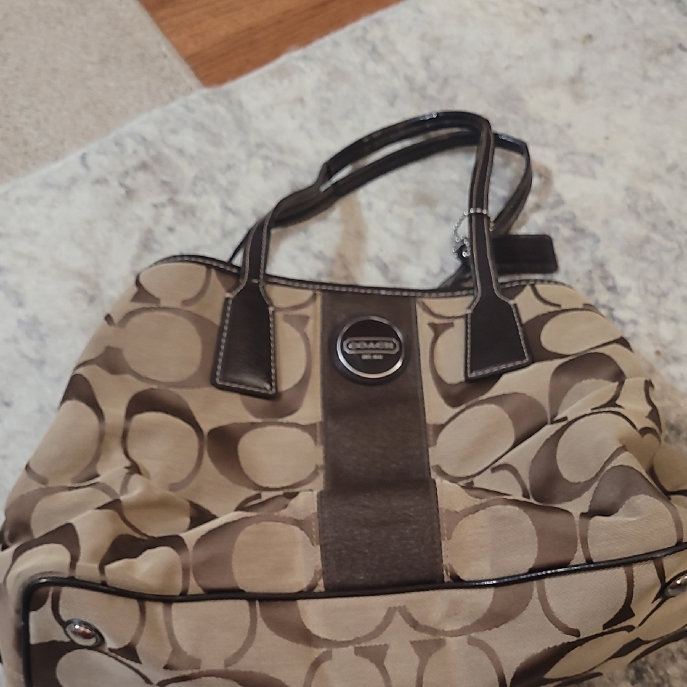 Like NEW!!Coach Black and Brown Signature Shoulder Bag